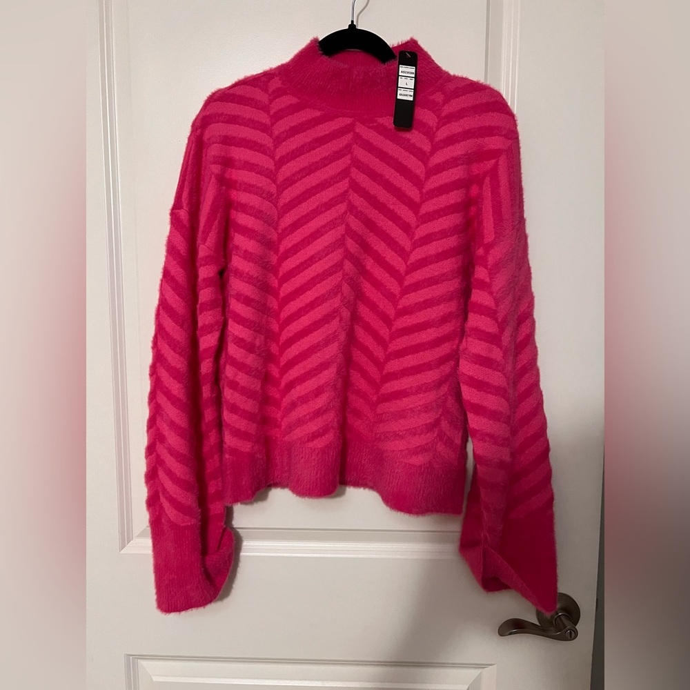 Belldini size large sweater (NWT)